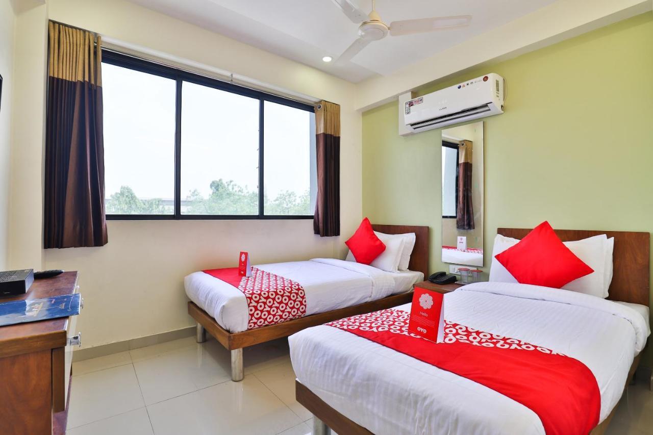 Oyo 15417 Red Rose Hotel Batwa Ngoại thất bức ảnh