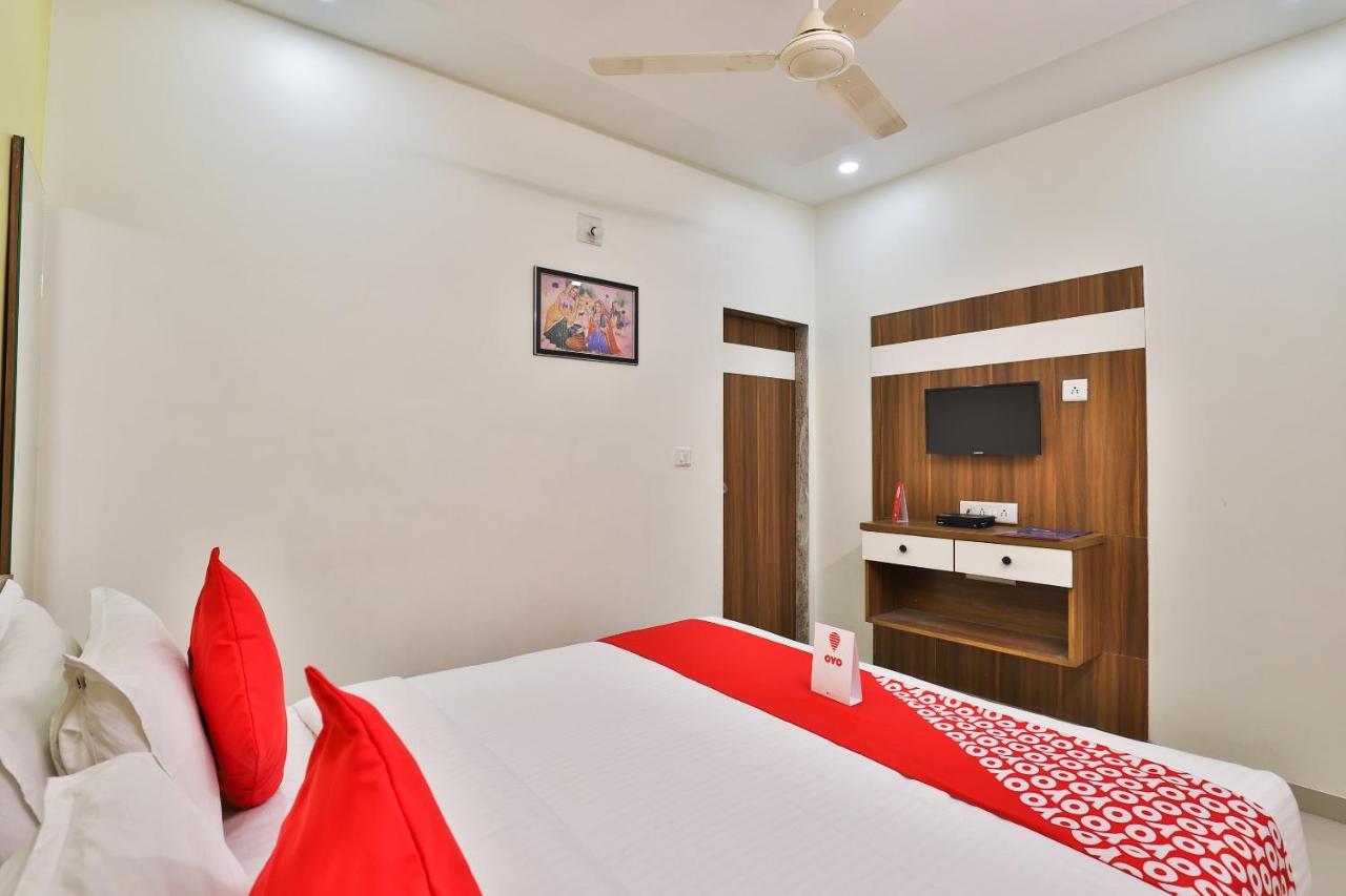 Oyo 15417 Red Rose Hotel Batwa Ngoại thất bức ảnh