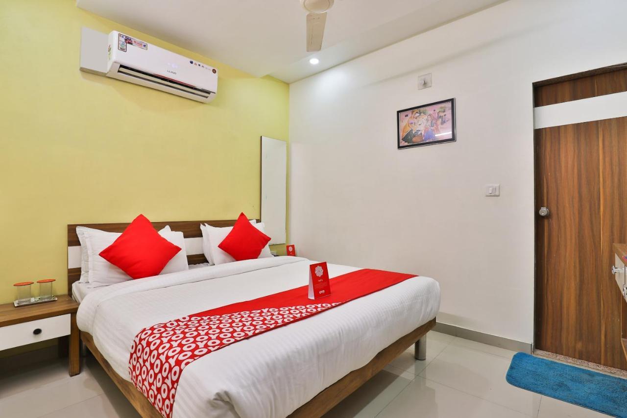 Oyo 15417 Red Rose Hotel Batwa Ngoại thất bức ảnh