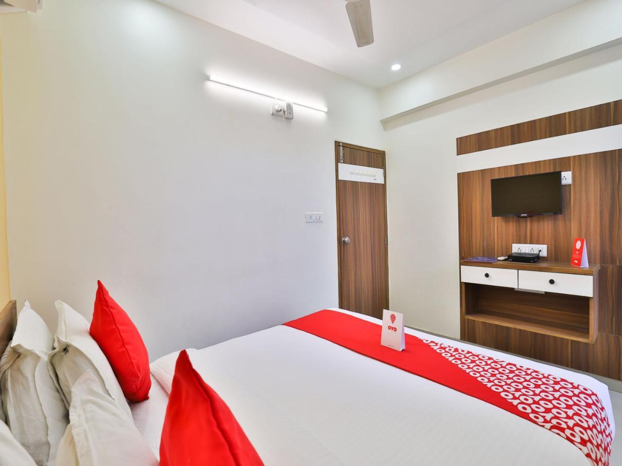 Oyo 15417 Red Rose Hotel Batwa Ngoại thất bức ảnh
