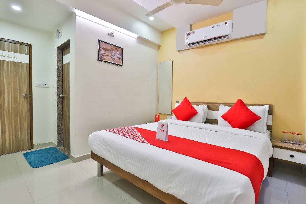 Oyo 15417 Red Rose Hotel Batwa Ngoại thất bức ảnh